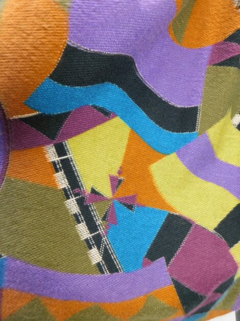 Μίντι πλεκτή φούστα, με πιέτες και γεωμετρικό σχέδιο Χρώματα: Μωβ, Γαλάζιο, Πορτοκαλί, Πράσινο Υλικό: Βαμβάκι