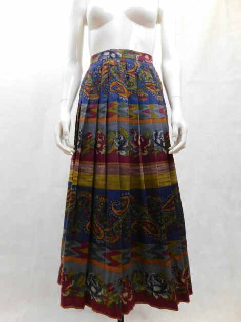 Midi Skirt , Highwaisted, pleated midi skirt, with paisley pattern Colours: Blue, Yellow, Green Material: Cotton