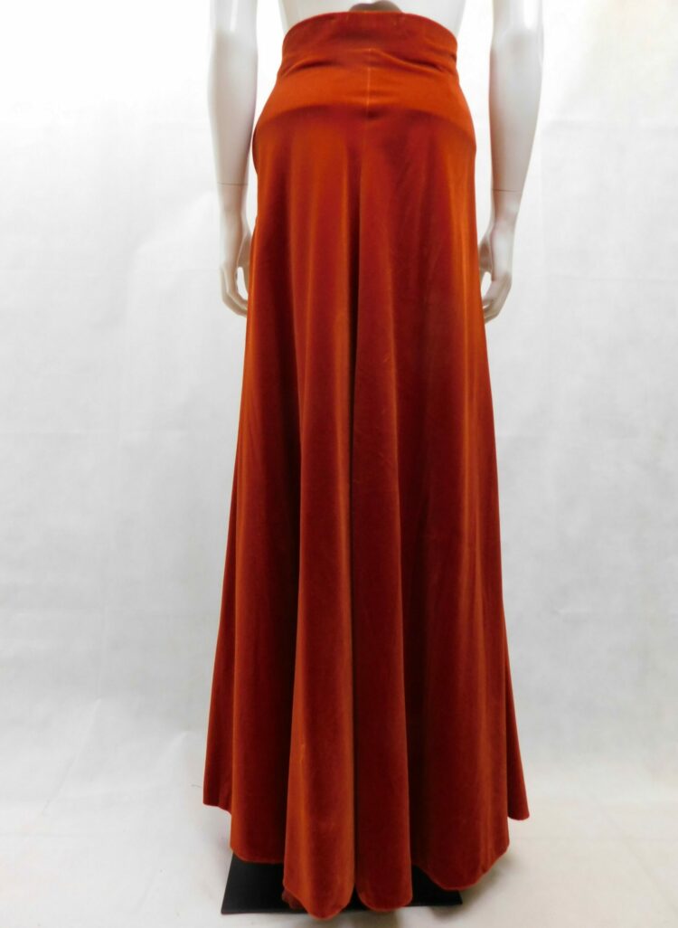 Βελούδινη μάξι φούστα Χρώματα: Πορτοκαλί Υλικό: Ακρυλικό